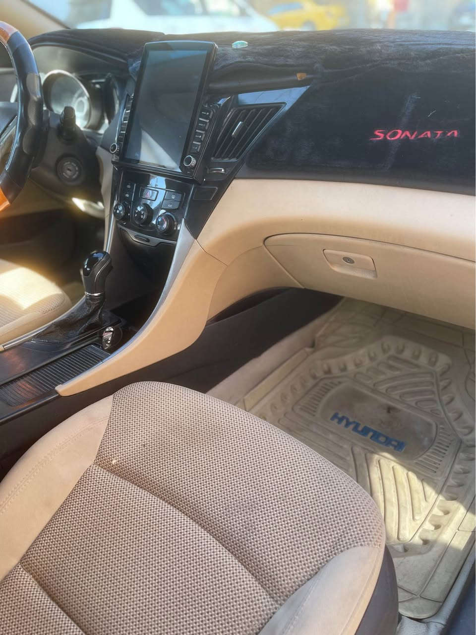 سوناتا خليجه موديل 2013 رقم بصره تحويل سنويه مجدد لغايه29 السياره مابيه اي نقص جاهزه بيه صبغ قطعتين جاملغ امامي وباب بدون ضربه السعر 108 $. *********** البصرة, العراق
