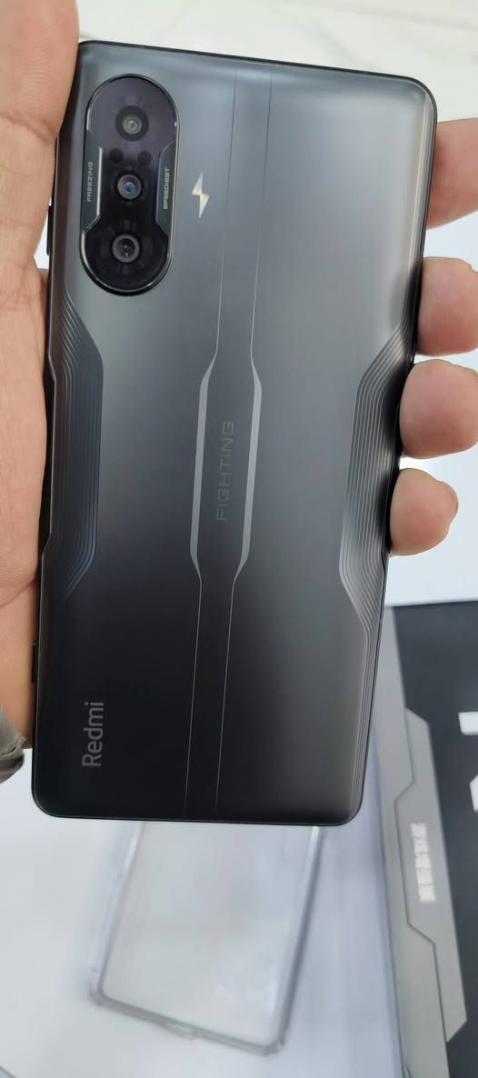 كي 40 كيمنك ذاكرة 256 رام 12 مستخدم شهر اخو الجديد شخط ما بي وغراضة كامل سعرة 250 وبي مجال بسيط وبي شفتات مال العاب يفتح 120 فريم بوبجي *********** كركوك, العراق
