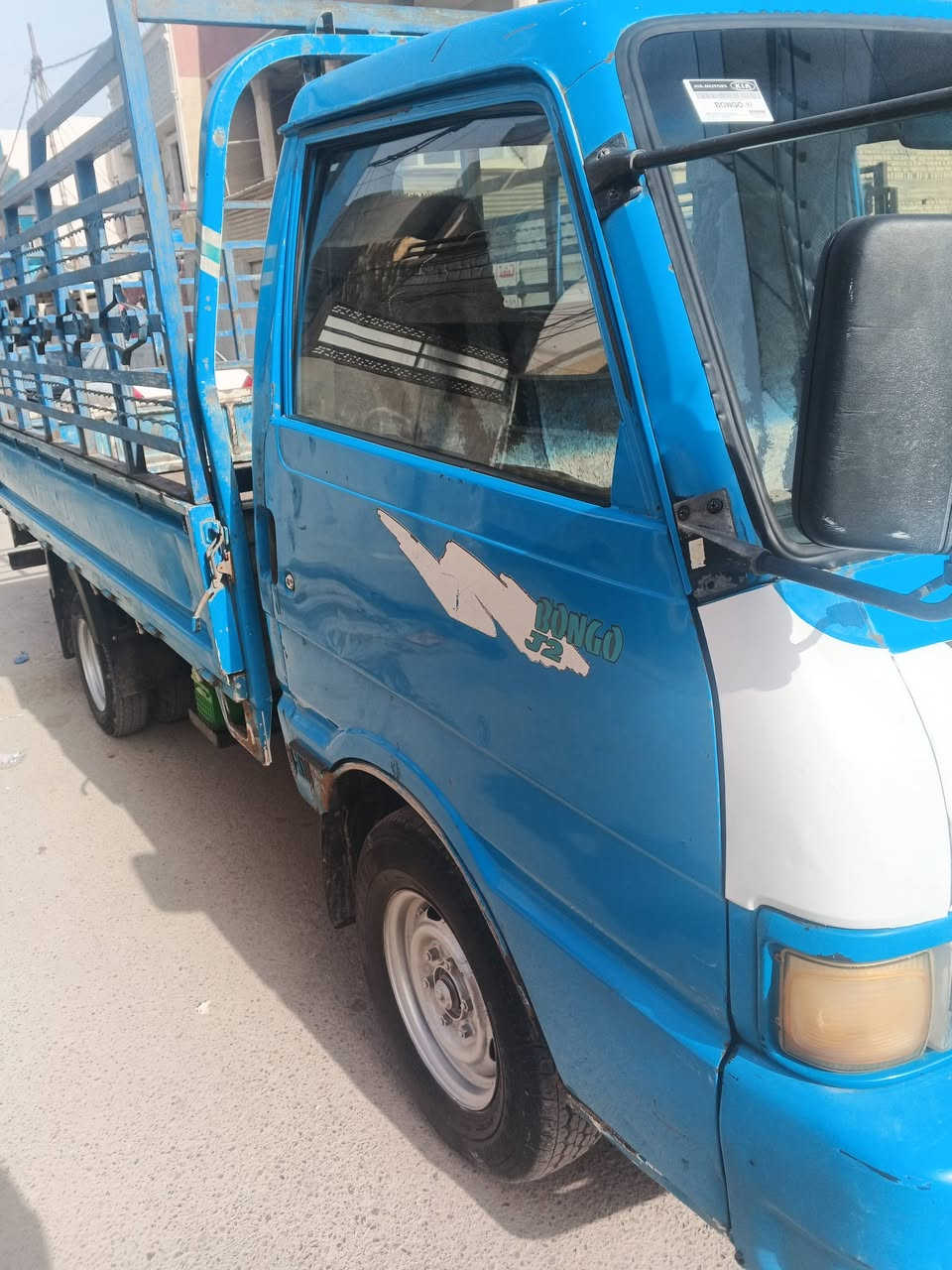 كية لبيع بنكو ٩٥ سارة مكفولة شرط تحويل  هزة جيدة كير مكينة اكسل خير من اللة تاير ويل١٣  سيارة جاهزة سعر ٥٥ وبيهة مجال ***********
