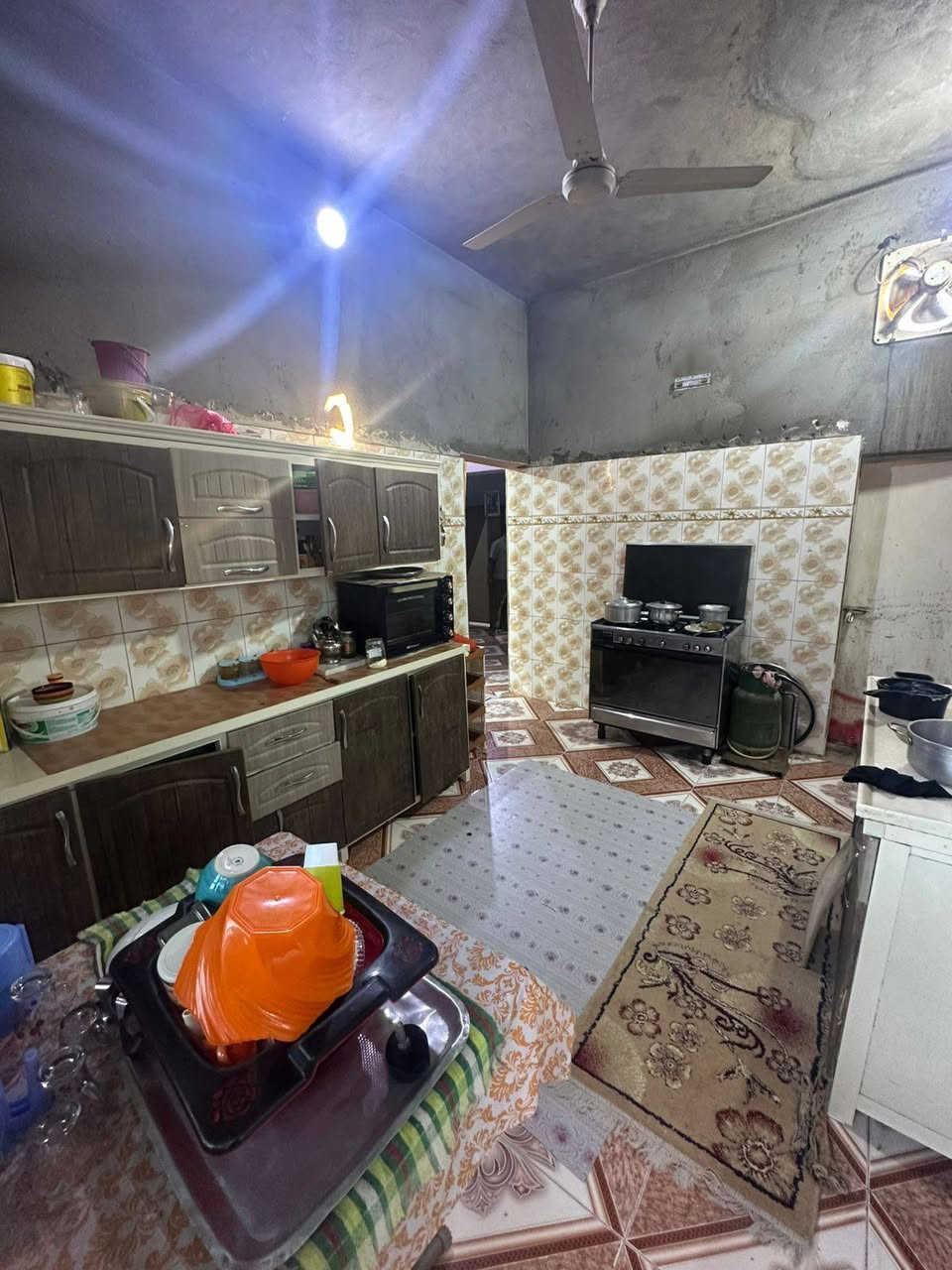 دار سكن في منطقة الحي العسكري شارع المستوصف ركن مساحة ٢٥٠م طابو صرف عرصة 
محتويات : ديوان خارجي مطبخ صالة ٤غرف 
صحيات خارجية و داخلية 
السعر ١٧٠ مليون وقابل للتفاوض 
التواصل/***********
