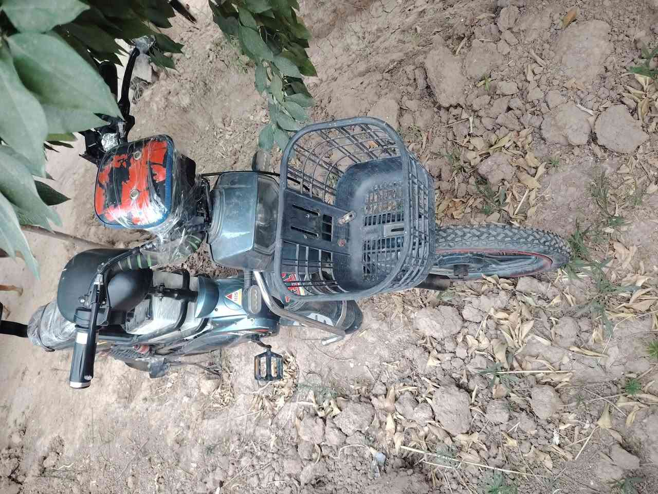 پاسکیل شەحن حەجم گەورە زۆر پاک و بێ عەیبە پاتری تازە بەسمە 3سویچی لەگەڵە نرخی 170هەزار و مامەڵە شوێن سمود ***********

