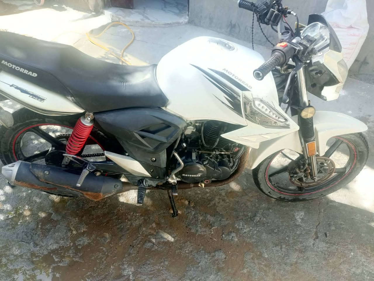 سلام عليكم شباب دايون بطح مكينه ٢٠٠ سيسي مكينه لك مامفتوحه دراجه جديده أوراق اصولي موديل 2023نقص بس اشاير مكانه حله سياحي السعر ٧٥٠ وبيه مجال حك الجيه ***********
