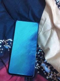 جالاكسي A80 • ١٢٨ • شاشة مشققة