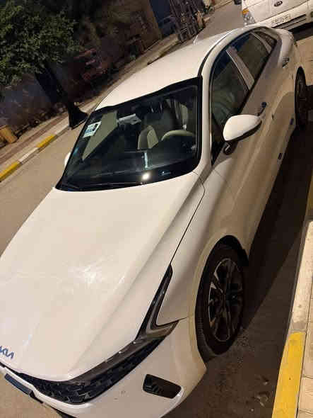 السلام عليكم.. K5 خليجي موديل ٢٢ كفاله عامه مكينه ٢٠٠٠ دوش.. ماشيه ٦٣ حره رقم بغداد مكاني ناصريه مركز سعرها ٢١٣ وبيها مجال بسيط.. ***********
