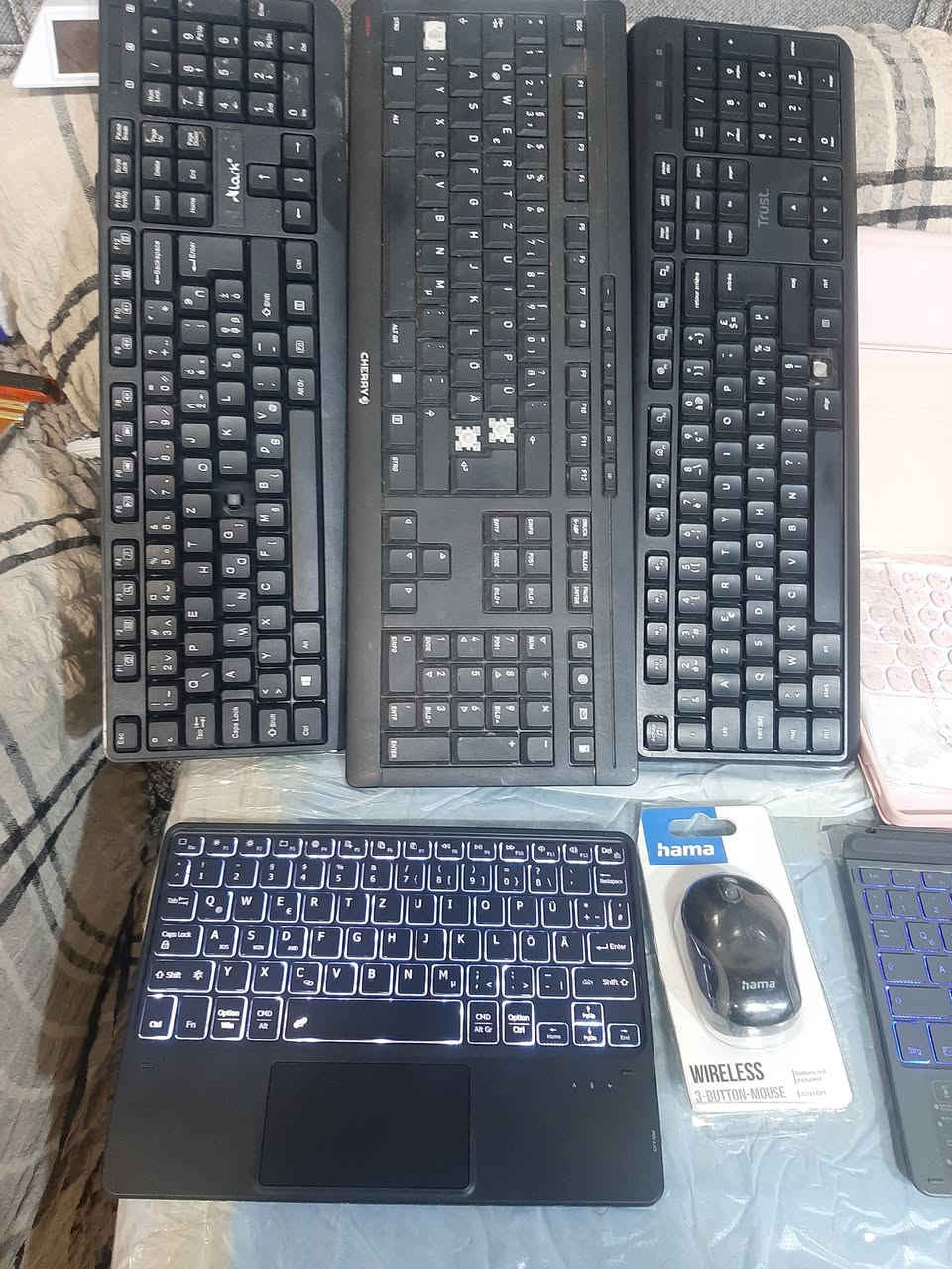 تصفيه 
اي قطعه سعرها ١٠ يتوفر توصيل للجميع المحافظات


**إذا كنت صاحب هذا الإعلان وتريد حذفه لأي سبب، رجاءا أرسل رسالة إلى الدعم الفني**