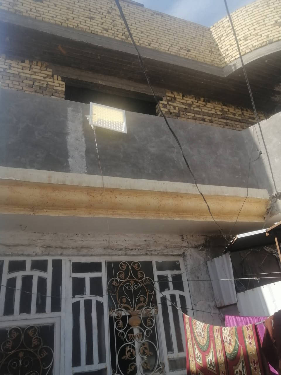 دار البيع مكان بابل قرب العلويه شريفه *********** المساحه ٢٧٥ يبعد عن شارع ٢٠ متر
