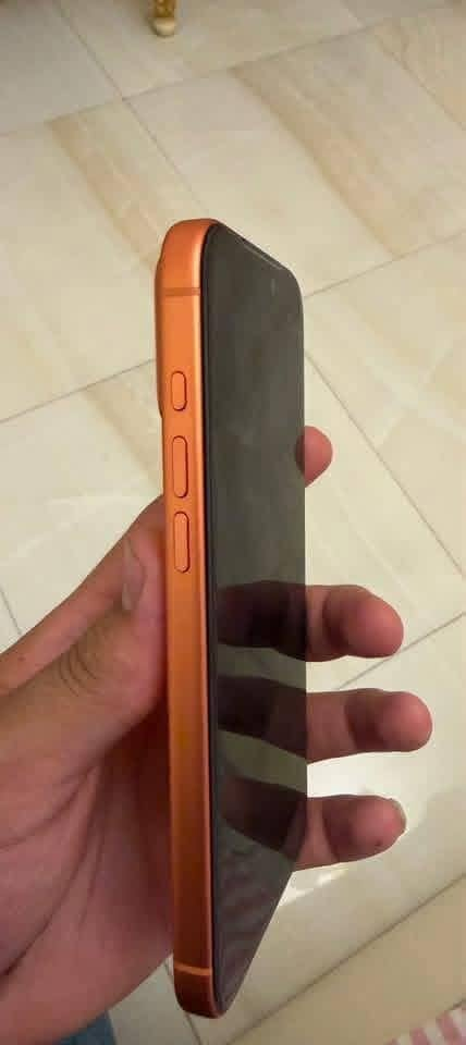 ايفون 17 برو ماكس للبيع النسخه الثانية  اراوس اذا كان تلفون حلو مناسب  
العنوان بصره ابو الخصيب سعره. 170       .  رقم الهاتف ***********

