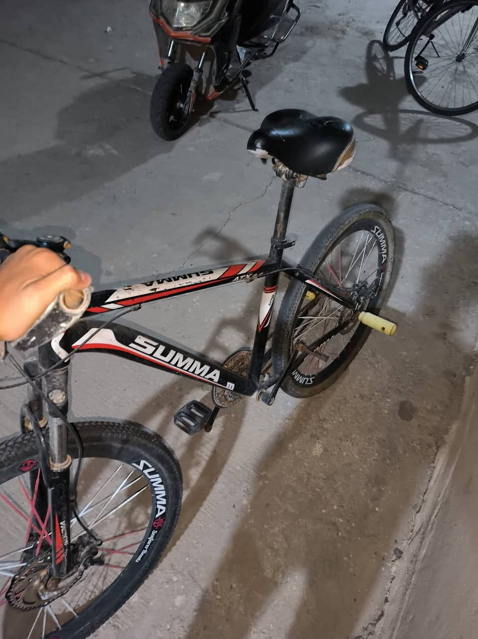 بايسكل جبلي سوما حجم 26 للبيع على سگاطه بيه بريك امامي و خلفي و دبل امامي شغال سعر 70 و بيه مجال
الرقم ***********

مكان الفلوجة
