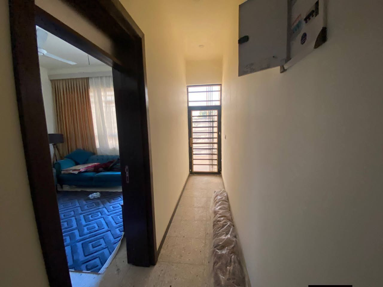 دار للبيع الدورة بداية هورجب 
شركة الكوخ مجاور ارص النخيل 
١٠٠ متر  طابق واحد
وفوك بيتونه وحمام وسطحين 
البيت كامل ومابي اي نقص 
السعر ٨٤ مليون 
الاستفسار ***********
***********
او مراجعة مكتب ليث الجبوري للعقار
