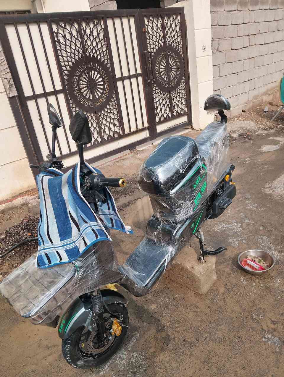 دراجة شحن للبيع اشارة يمنة ويسر دبل اشار 5بطاريات سرعتهة120 الدراجة جديدة بعنئ الكلمة شوفة عين🤝❤
تريدهة بيك خير ودلل السعر 610 استفسار ***********
