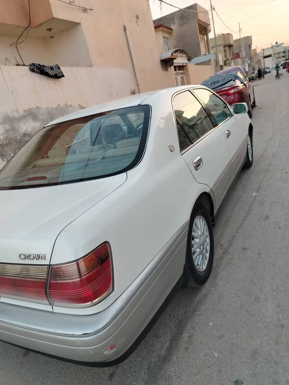 سيارة ملكة ٢٠٠٥ رقم واسط ثلاثي فئة أ.
السيارة مكفولة من الكير والمحرك والحادث والصبغ والكص. السنوية والملصق لغاية ٢٠٢٧، السيارة جانيه من ٢٠١٠.
السياره جاهزه ومحركها (v v t 2500) وتبريدها شغال.
للاستفسار الاتصال على الرقم ***********
