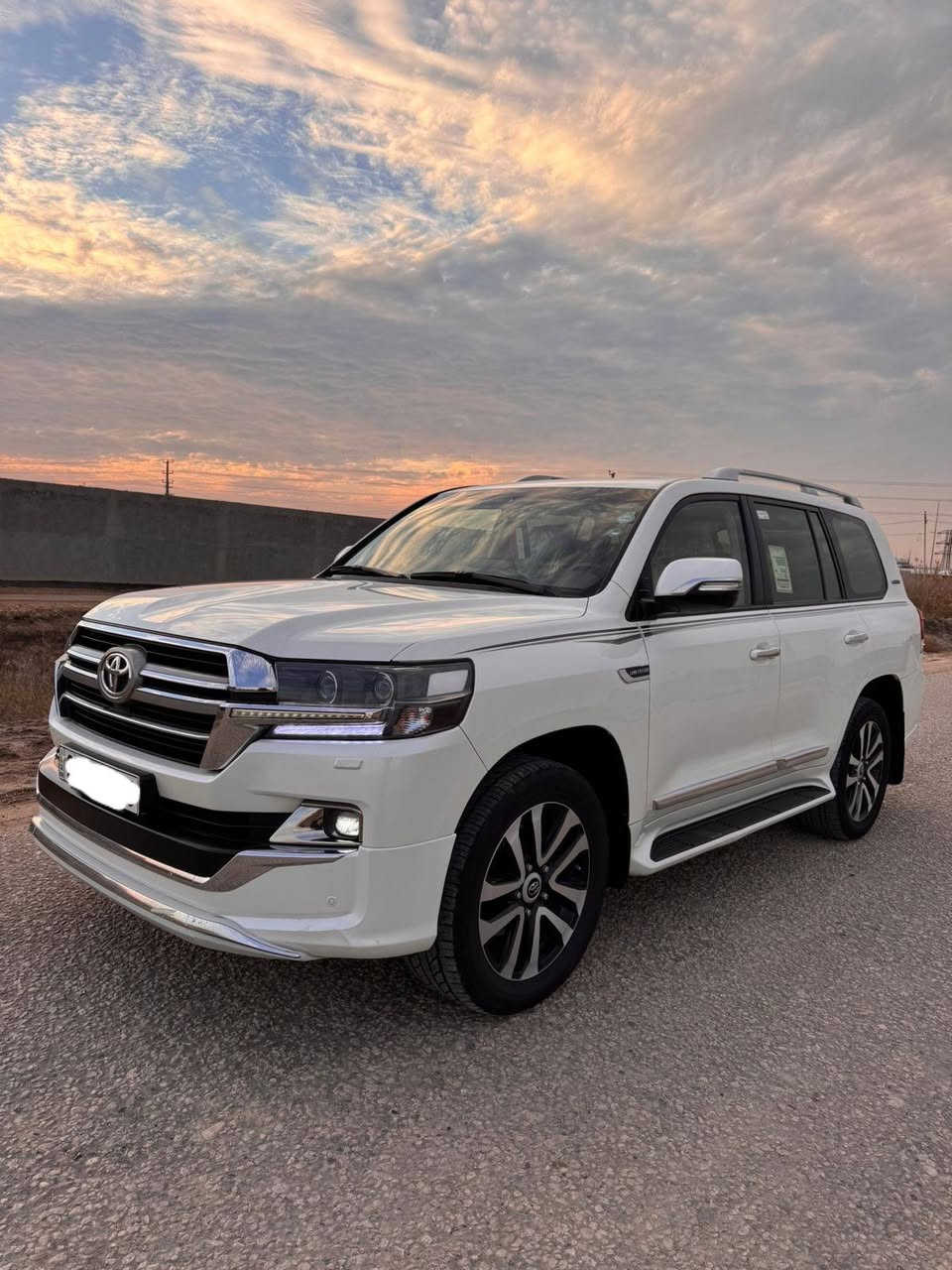 السلام عليكم للبيع 
 لاندكروز موديل 2019 ساز باب اول رقم أربيل الجديد بسمي تريد تحويل أو وكاله سياره مكفولة كفاله عامه من صبغ والتبديل وفتح. 
فول مواصفات 1/1
بصمه تشغيل
5بصمات ابواب 
فتحه سلايت
كشنات ثنين كهرباء ثلاث حركات 
كشنات جلد اصلي
عداد لكزز
زراكات
اشارة لكزز
مري قلاب
مري شفط
جنطه شفط
شاحن 
دبل ماوس
مثبت سرعه
سبعه راكب
ثلاث قطع تبريد
مطفايه حريق
محرك V6 
8ايرباك
حساس امامي
حساس خلفي
تحكمات ستيرن كامله
كامرة دوارة
وباقي مواصفات ساز معروفه. 
 ماشيه.(65)الف حقيقي
السعر (520)ورقه $ وبيها مجال 
اللاستفسار اتصل على الرقم
*********** مكاني بابل
ملاحظة أنا مكلف بالنشر فقط.
