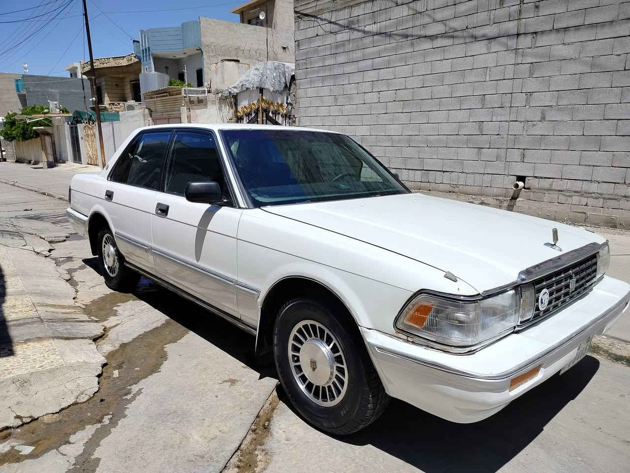 السلام عليكم
سيدان 1990 سياره جاهزه من كلشي بدون صبغ باسمي سعر 80 وبيها مجال للطيبين 
***********
***********

