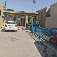 دار للبيع مساحه ٣٠٠متر يحتوي على غرفتين وصاله ومطبخ وستغبال هاتف ٠٧٧٣٢...