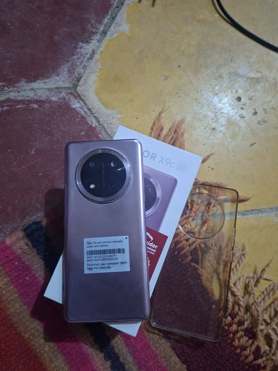 هونر x9c
ذاكره 256 رام 12
ملحقات كامله 
مراوس فقط


**إذا كنت صاحب هذا الإعلان وتريد حذفه لأي سبب، رجاءا أرسل رسالة إلى الدعم الفني**