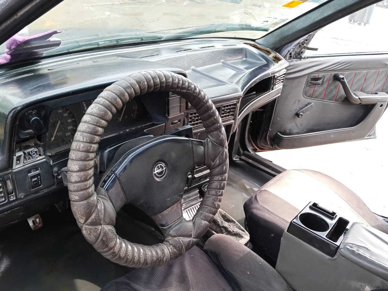 السلام عليكم اوبل كاديت موديل 91 الرقم الماني محرك استره حجم 16 صاحبها الشرعي بحي  طخم جديد تواير جدد السعر 22 ورقه وبيها مجال بسيط الرقم الهاتف ***********/***********
