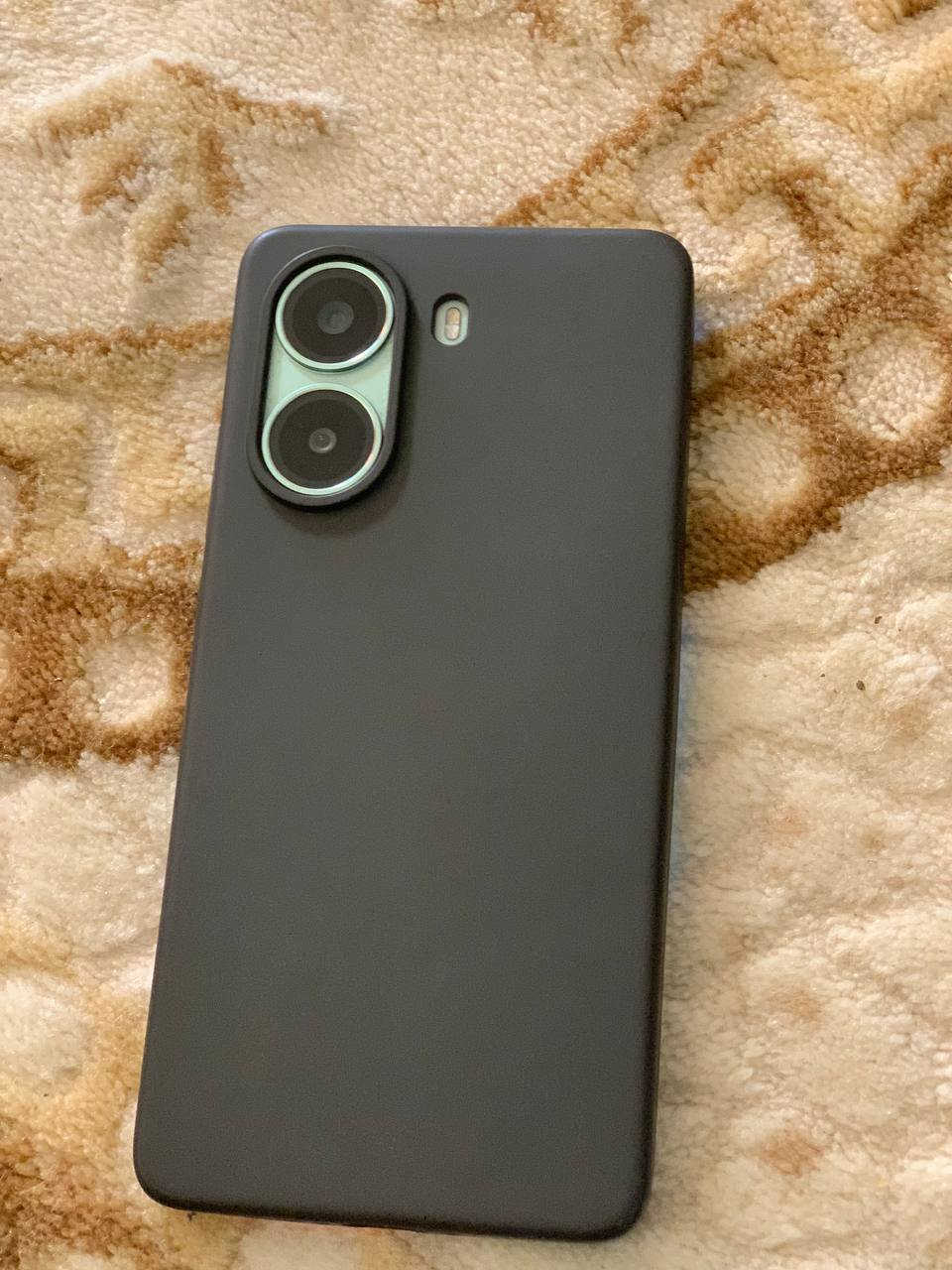 للبيع بوكو X7 برو (POCO X7 Pro) – نظافة خيالية وبطارية توب!
نص الإعلان:
السلام عليكم شباب.. عندي جهاز POCO X7 Pro للبيع، الجهاز غني عن التعريف ملك الأداء والألعاب (يشغل أعلى فريمات مرتاح).
​تفاصيل الجهاز:
​الحالة: الجهاز نظيف جداً جداً (شبه جديد) ومحافظ عليه حيل بالكفر واللاصق.
​صحة البطارية: 98% (يعني لسه بحيلها، والبرنامج بالصور يثبت هالشي).
​المعالج: Dimensity\ 8400\ Ultra – وحش بالألعاب وبالأخص ببجي.
​الشاشة: خرافية وسلسة جداً.
​تاريخ التفعيل: سبتمبر 2025 (يعني استخدامه قليل جداً).وهاذا رقمي متواجد واتساب و مخابره ***********
السعر المطلوب: 430,000 دينار (وبيه مجال بسيط للطيبين).
المكان: الموصل (مستعد للمقابلة في الدواسة، المجموعة، أو الزهور
