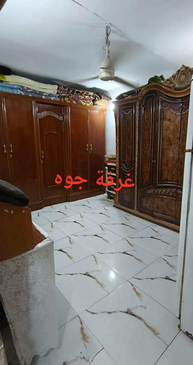 بيت طابو صرف مساحه 80 م حي الوحده شارع كهوة عبيد غرفه + استقبال +صاله + مطبخ + غرفه فوك السعر 58 وبي مجال ***********
