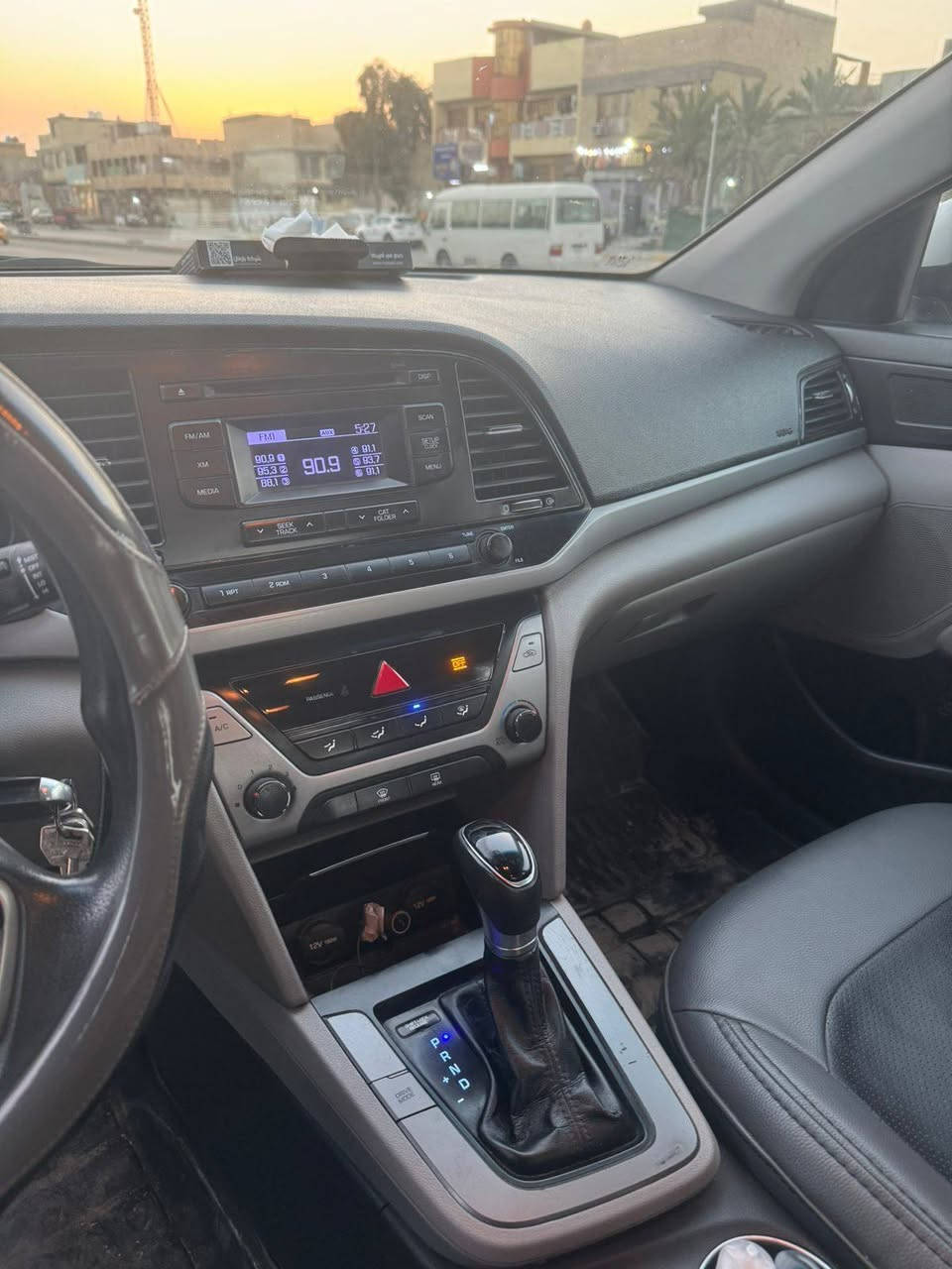 السلام عليكم 
النترا  للبيع 2018 وارد امريكي
مكينة  دوش ٢٠٠٠وحدادية جديدة   بيها قطعه وحده السيارة ليبل واحد ما عدا  جاملغ  مبدل فقط 
السيارة جاهزة
رقم سليمانية

مكاني بغداد
للاستفسار  ***********
