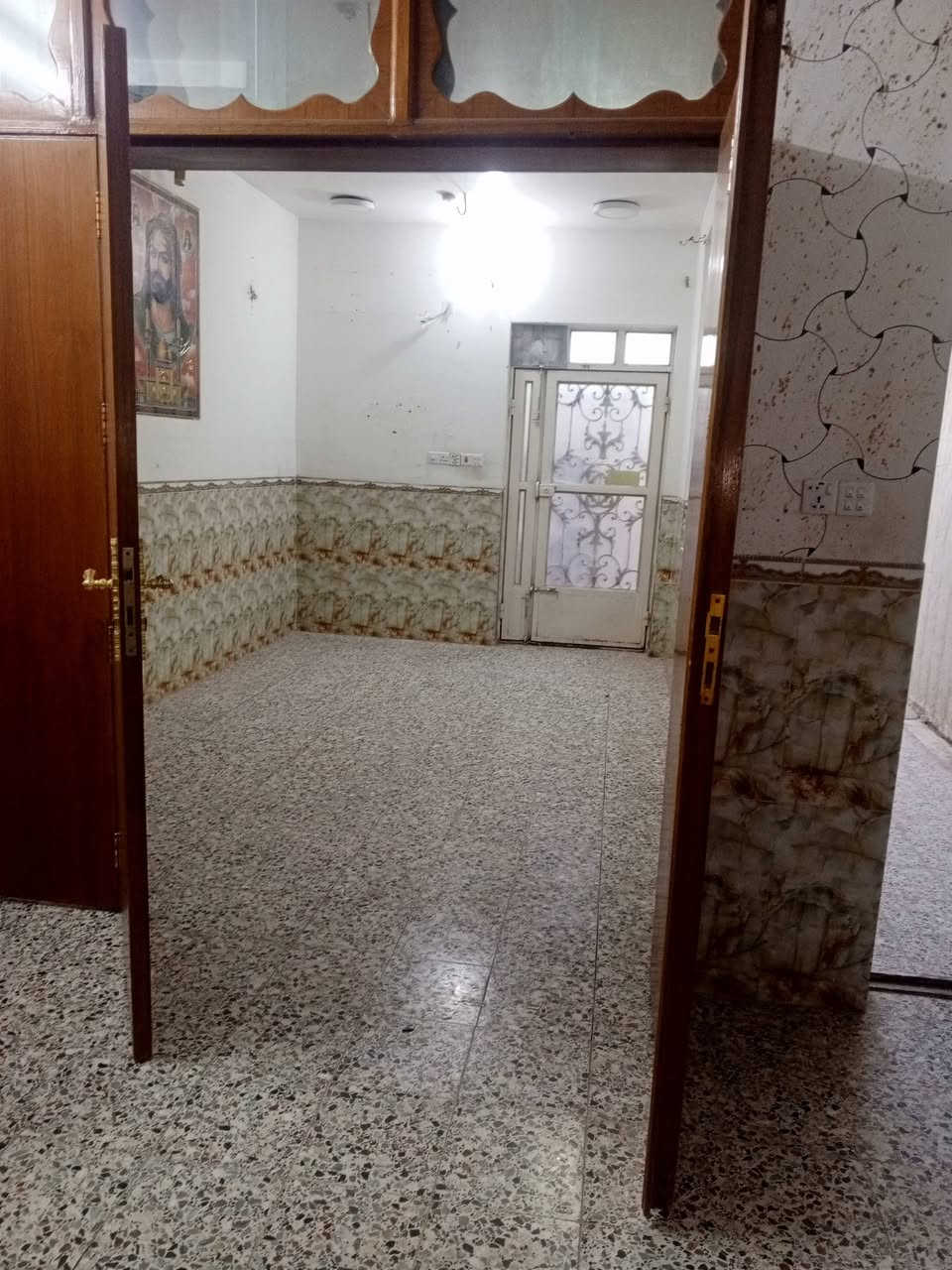 يبت للايجار طابق واحد حي نداء بل 59 قرب مجمع الاميرات    من صاحب البيت مباشر هذا رقمي( *********** )
