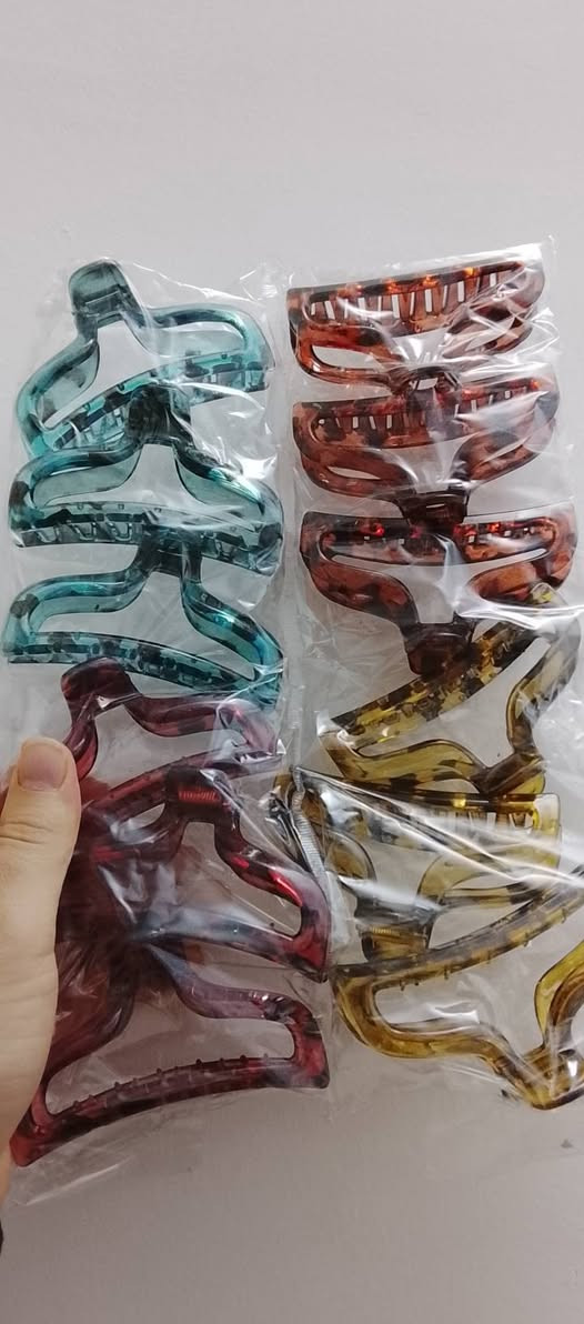 جوملة و موفرةد بةردةسته
سعري دةرزةني تةنها به 3000 دينار 
گةياندن هةية 
***********
