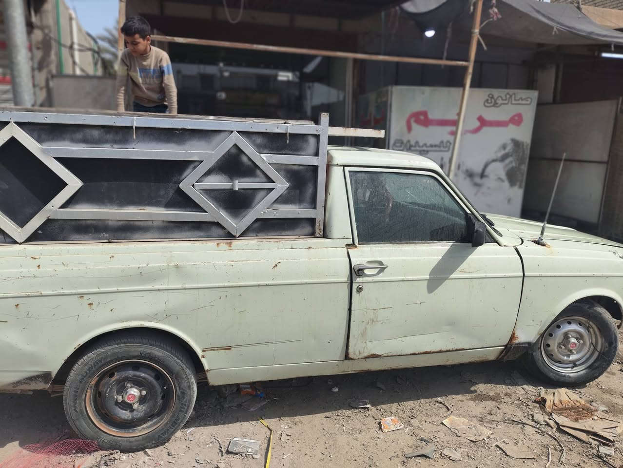 بيجوا بيكم موديل 2012 سياره شغاله رقم الماني بغداد سنويه ضايعه بيه بلاغ  مكاني بغداد البياع سعر 20 ورقه 
*********** بيه واتساب
