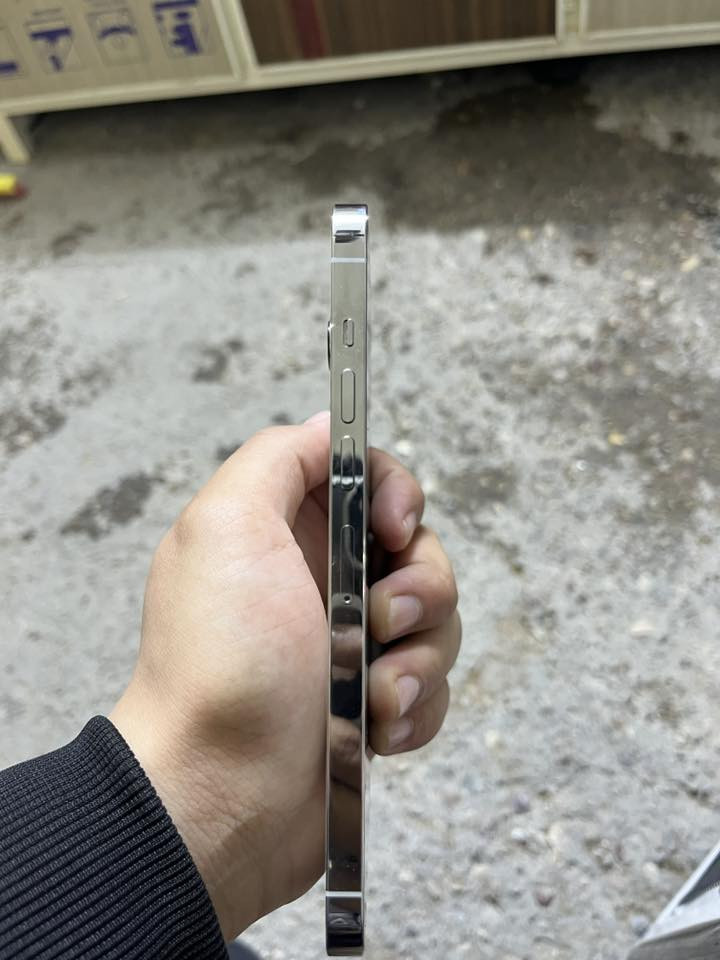 ايفون 13 برو ماكس مكفول وتر بروف بطاريه 85 ذاكره 128 لون لؤلؤي ب 700 وبي مجال *********** مكاني كوت مركز مدينة
