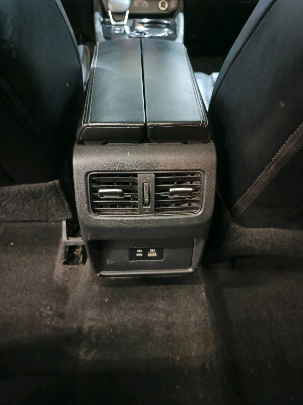 نيسان روج 21 بدون صبغ بدون ايرباك فول فول مواصفات SV فور ويل ***********
مكانها اربيل محرك 4 سلندر بدون تيربو