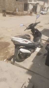 ماكس 120 عندنا نظيفه سعر مناسب 275 بها مجال 07721810665
