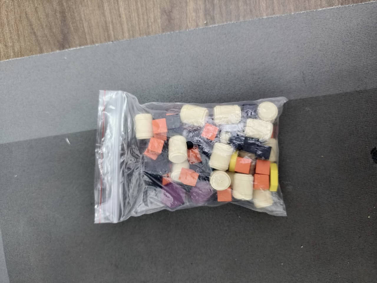 لعبة BRASS BIRMINGHAM 
‏لعبة لوحية للبيع ( Brass Birmingham )
‏- لعبة تنافسية تكدر تلعبها بعدد اشخاص من 2 الى 4
‏- زمن اللعب من ساعة الى ساعتين بالكيم الواحد
‏
‏
‏الموقع 📍: الموصل / الجانب الايسر / حي التحرير 
‏ملاحضة 📝 : لا يوجد توصيل خارج المحافظة 
‏السعر 💵 : اكتبلي سعرك وبالعافية مع العلم سعرها بالامزون 80 دولار 
‏سبب البيع ❔ : اشتريتها من الامزون حتى اتونس بيها بس طلعت صعبة وغلست عليها
‏للتواصل : ***********
