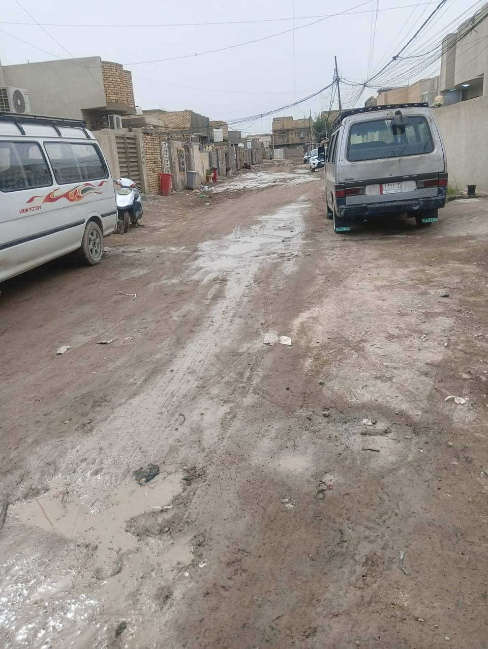 السلام عليكم بيت لبيع كوت حي الحكيم شارع زرزور قريب على المدرسة المساحة 155م غرفة وهول ومطبخ واستقبال للاستفسار الاتصال على الرقم ***********او ***********
