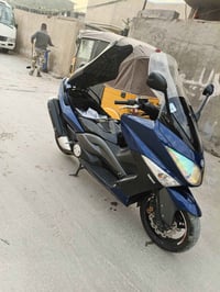 دراجة تيماكس 2011 Tmaxللبيع محرك مكفول من كلشي مكان الدراجة الشعب للأس...