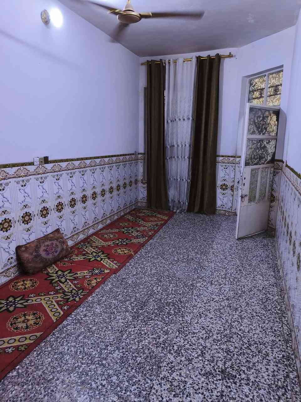 السلام عليكم بيت للبيع مكان عبيدي شهداء 2 قرب مدرسه صفيه مساحه 150 م واجهيه 6م ونزال 25 م
السلام عليكم بيت للبيع مكان عبيدي شهداء 2 قرب مدرسه صفيه مساحه 150 م واجهيه 6م ونزال 25 م 
يحتوي ع 4 غرفه وصاله واستقبال 6×3
غرفه نوم 3×4 
غرفه 4×5
طابق ثاني غرفه 4×7
غرفه 6×5 
صاله جوه 4×4
صاله فوك 6×6

3 حمامات ثنين فوك واحد جوه 
سعر 75 اتصال ع رقم ***********
