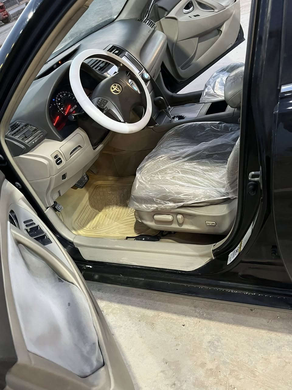 سلام عليكم     تيوتا كامري 2007 وارد أمريكي ضرر بابين عكس السايق سياره مناقصه اي شي مال جناي مصبوغه عام جماليه كير محرك كفاله  مكينه سته  سياره احله من الصور  بسمي مكان بغداد  صدرها جديد تبريد ثلج***********. وا عندي صورها قبل الصبغ سعرها 79 وا بيها مجال بصيط

