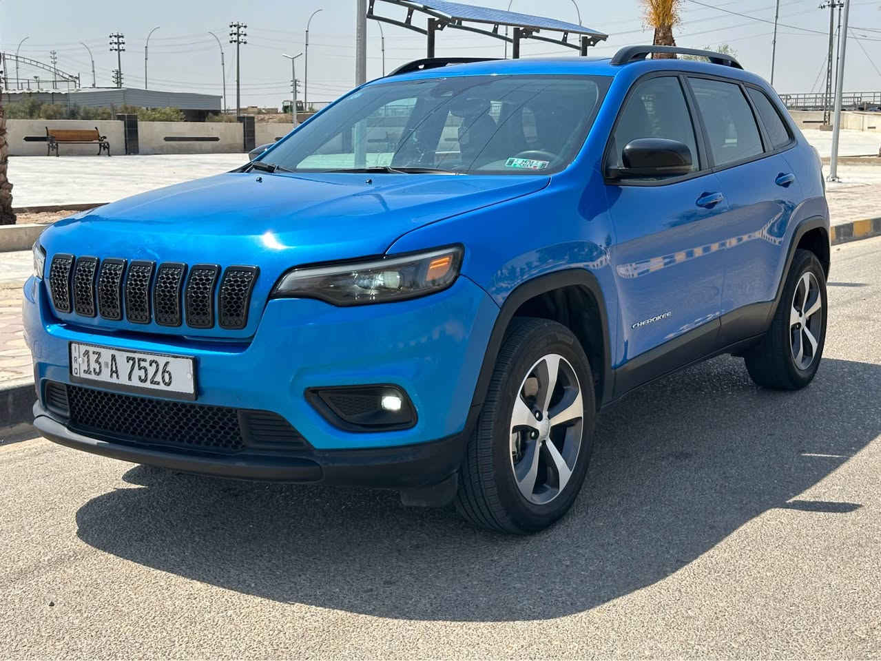 سياره جيب شيروكي سته سلندر 2022 
ماشيه 80 km الف 
بيها تبديل بنيد فقط 
السيارة فئه ليمتد 
جاهزه للاخير 
بأسمي تحويل ثاني يوم  
السياره كامله 
من كل الجوانب 
*********** اتصال + واتساب عمارة, ميسان
