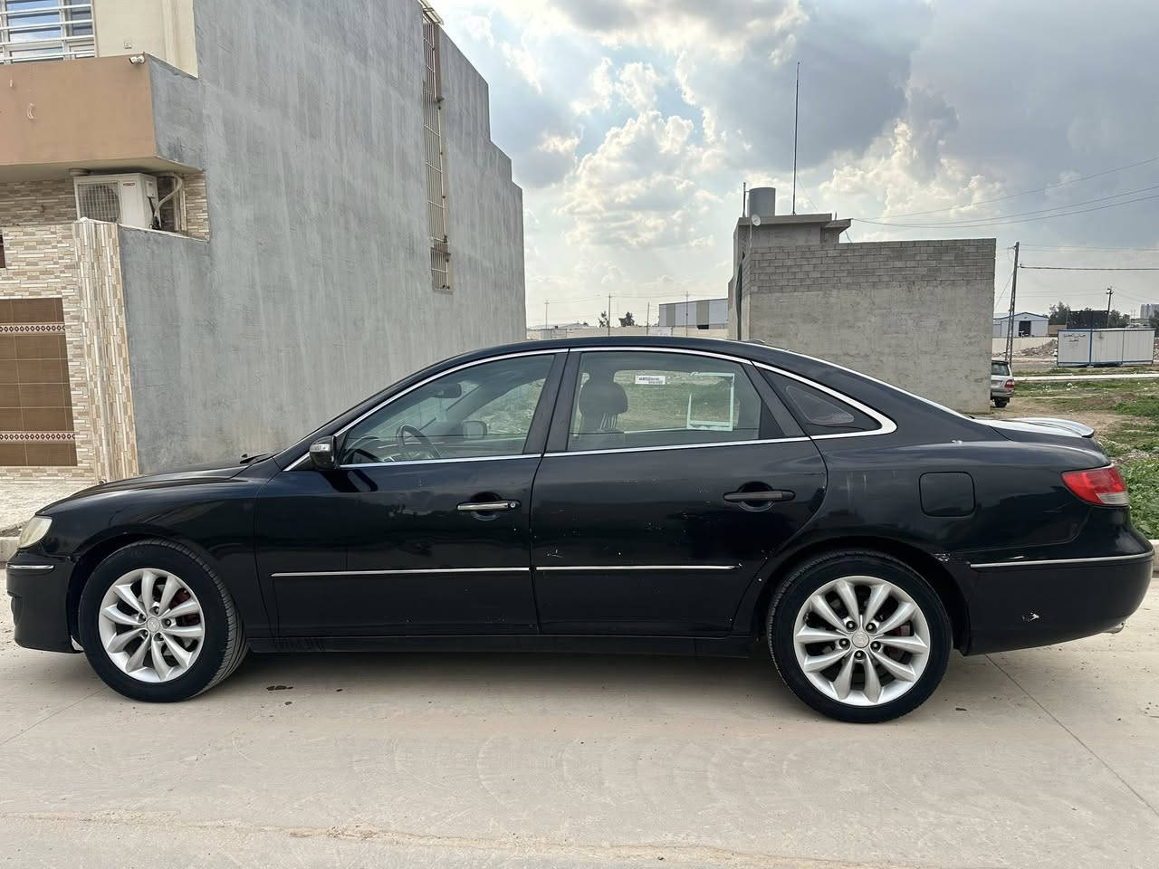 السلام عليكم.
ازيرا ليميتد 2008 محدث شكل 2011
رقم نينوى الماني سنوية لغاية 2028
محرك 3300 جديد وكير جديد
فول مواصفات.
فتحة سلايد/بردة كهربائية/كشنات جلد كهرباء/هيتر كشنات/سكريتر متحرك (يصعد وينزل)/شاشة كبيرة وكاميرا/ مرايات شفط.
تبريد ثلج

حادثها چاملغ الخلفي وباب جهة السايق صبغ
مكاني الموصل.
للاستفسار ***********
