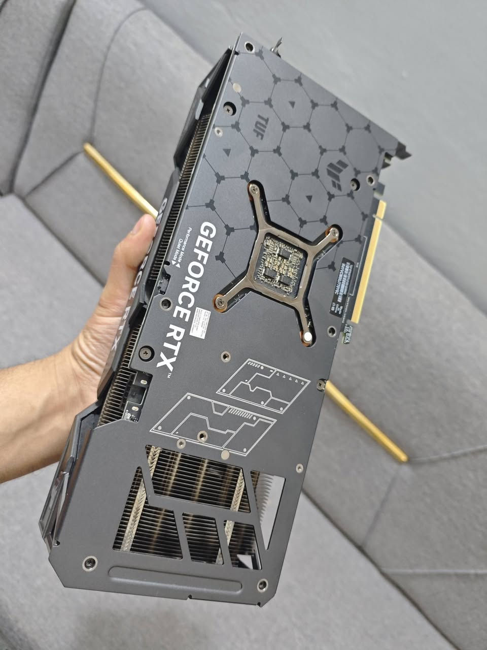 سلام عليكم عندي كارت 4070ti asus tuf gaming كارت نضيف جدا مراوس مع كارت 4080 سوبر أو العادي أو 5070ti  أو اطي فرق ما بيع شباب بس مراوس


**إذا كنت صاحب هذا الإعلان وتريد حذفه لأي سبب، رجاءا أرسل رسالة إلى الدعم الفني**