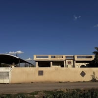 بيت وبستان 7 دونم  تقطيع حسب الطلب تريد 1/2/3 او اكثر  ملك صرف سند مست...