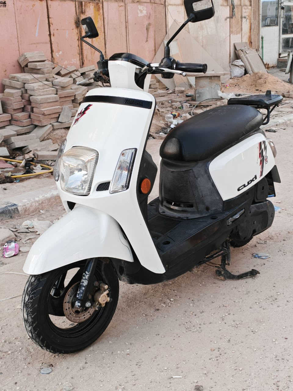 السلام عليكم 
دراجه بوليسي 2012
مكينه مكفوله دراجه جديده 
سعرها مليون وميه 1100 وبيهه مجال بسيط 
مكاني كربلاء طويريج
للاستفسار ***********
