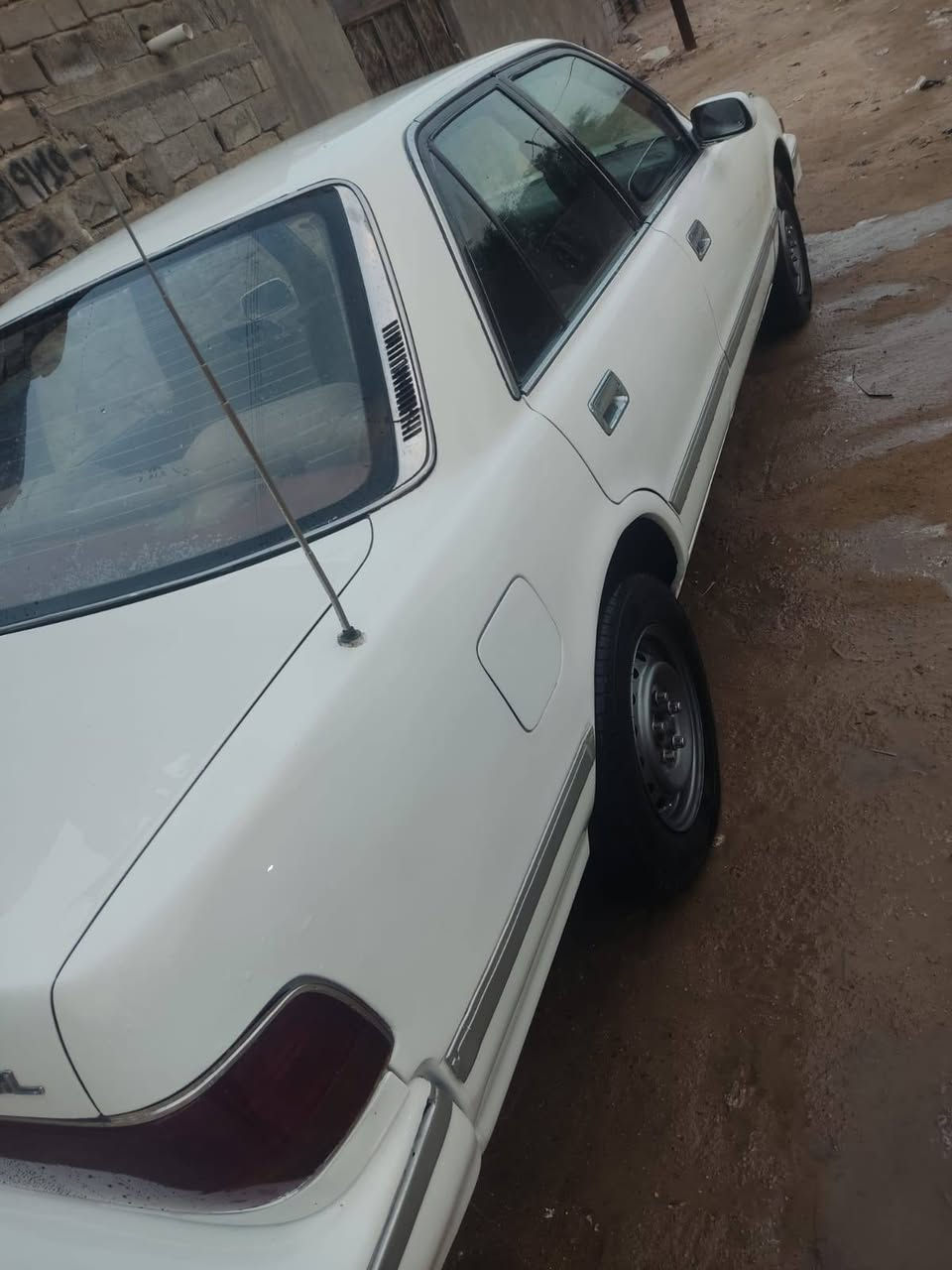 السلام عليكم كروسيده للبيع يسرا بلاد مديل 1991مكفوله كفاله عامه كصه ونقل جثه والضربه كلهه كفاله حته من الرصعه مكفوله سياره جديده بمعنه الكلمه حداده جديده وارد سعودي دواخل احمر ارضيه جلد كهربائيات كلهه شغاله بيهه سستم سماعات ومضخم مكينه ونجي السياره رقم بصره السعر 57 وبي مجال للشراي اني مكلف بل نشر للستفسار الاتصال عله الرقم ***********
