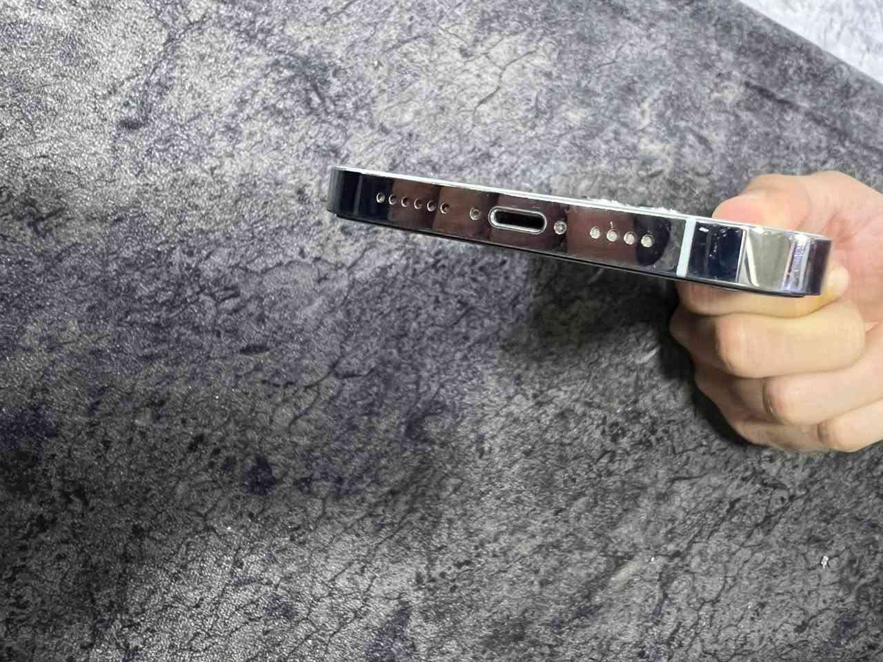 ايفون ١٣برو ماكس ٢٥٦ السعر ٦١٠ بغداد  كلش نضيف ***********
