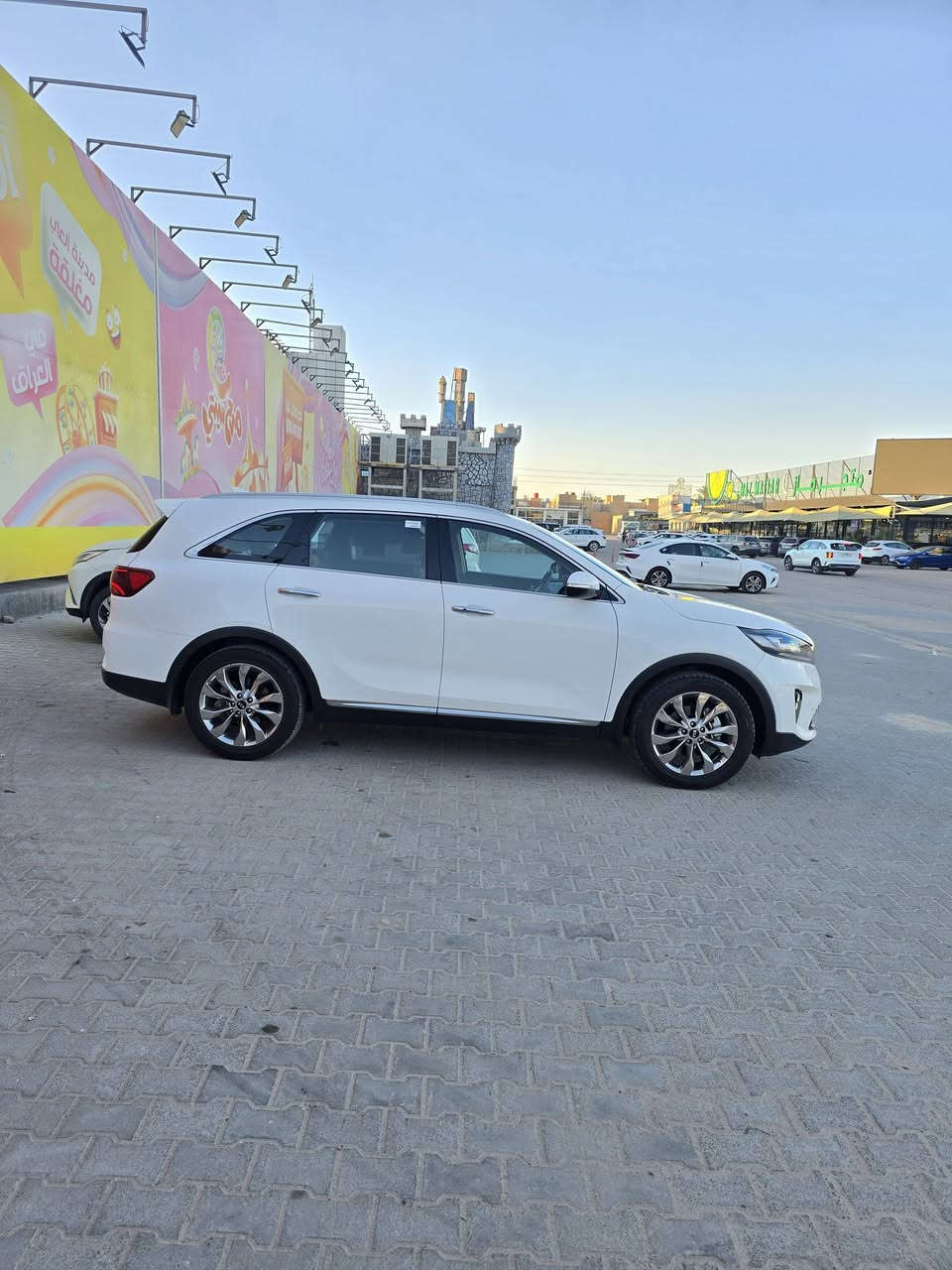 للبيع كيا سورنتو ٢٠٢٠ رقم بغداد ٦ سلندر  مكفوله من ضربه وصبغ وتبديل  كفاله حتى من البارد مكينه وكير على وضع الشركه  ماشيه ٦١ الف سعرها ٢٥٨ وبيها مجال بسيط النجف الاشرف اتصال ***********
