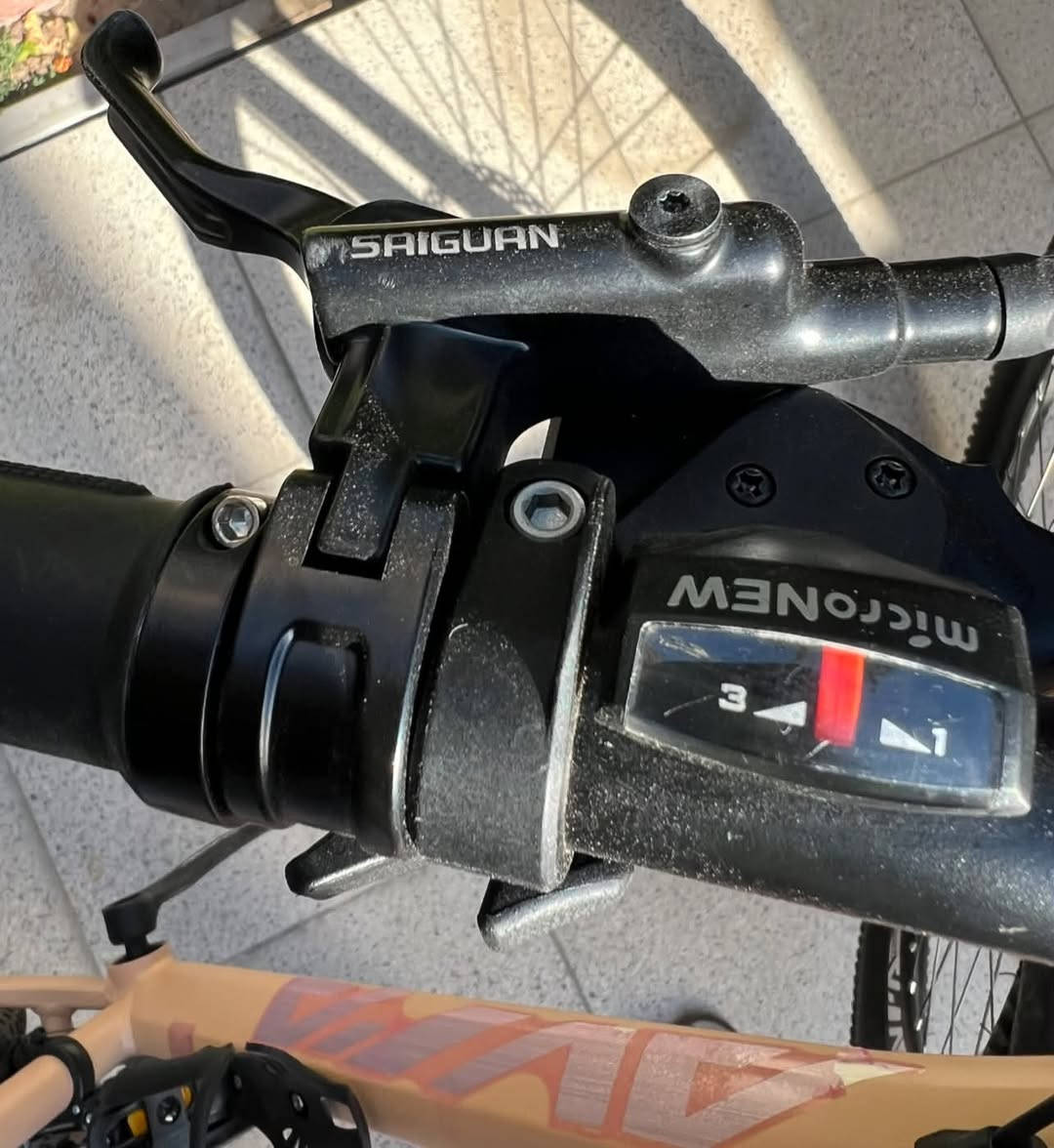 بايسكل AVIA جبلي للبيع
للبيع بايسكل AVIA نظيف جداً وحالته ممتازة 👍

🚲 استخدام يوم واحد ساعتين فقط جديد
✅ بريكات هايدروليك أمامي وخلفي
✅ دبل امامي فتح وقفل
✅كير 8 نمر امامي وخلفي

البايسكل جديد استخدام يوم واحد فقط

السعر: (200,000)
المكان: (بغداد-اليرموك)

للاستفسار الاتصال: ***********
