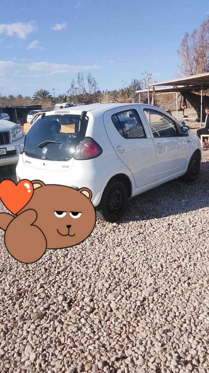 باندا 2013
رقم بغداد انكليزي
بيها هزتين مرور
كير اوتو 
بيها جاملغين صبغ وباب للجماليه فقط  
جاهزه من كلشي
مكينه
كير
حداد
تخم تاير 
تبريد 
شاشه 
كامره
ملاحظه  // مكان السياره كربلاء  والتحويل بغداد 

سعرها 52 وبها مجال للشراي 
***********
