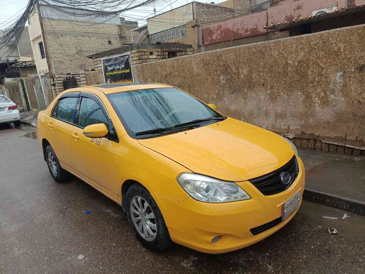 السلام عليكم ورحمة الله وبركاته سياره بي وايدي موديل 2013 السياره رقم بغداد جاهزه G3  من كلشي كلها شغاله من كهربائيات  وصدر امامي خلي   مال جناي كبل لشارع خير من الله سياره بسمي  سعر 52 وبي مجال  رقم الهاتف *********** مكان بغداد الجديدة
