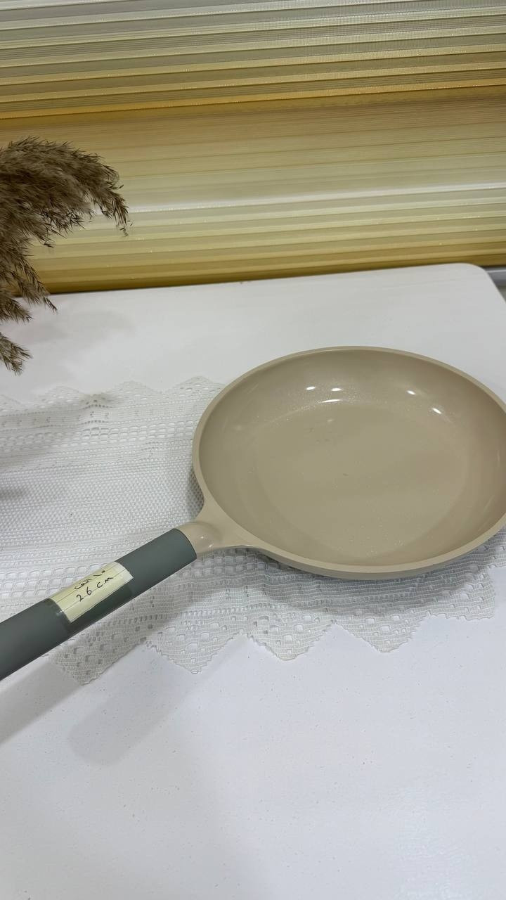 تتوفر طاوات طهي بالة بكافة الاحجام من 24Cmالى 32  كما موضح بالصور 
مصنوعة من الكرانيت مضاد الالتساق  متوافقة مع مواقد الغاز والكهرباء، وبعض الأنواع تدعم مواقد الحث الكهرومغناطيسي


**إذا كنت صاحب هذا الإعلان وتريد حذفه لأي سبب، رجاءا أرسل رسالة إلى الدعم الفني**