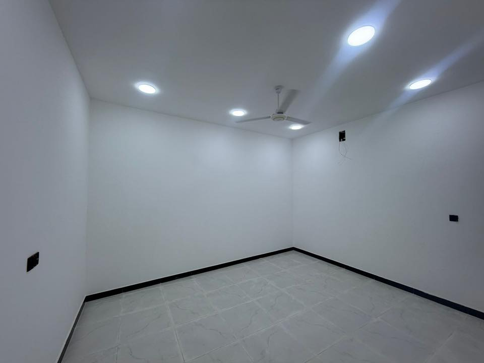 🏠فرصة مميزة للبيع 
ثلاث بيوت متجاورة في حجي عبد 
مساحة البيت الواحد 113 م 
للتواصل اكثر : ***********

