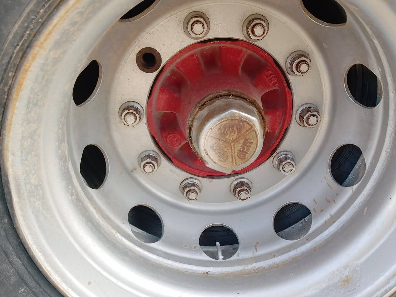 سلام عليكم عربانه للبيع شاصي الماني
مكفوله كفاله عامه دناكير مربع سبرنك ابو الاربعه لعابه 60

اجناب 180 هوه كهربائيات وتخم تاير علشغل مكان سامراء معرض جوهره سامراء سعر 95وبيه مجال ***********
