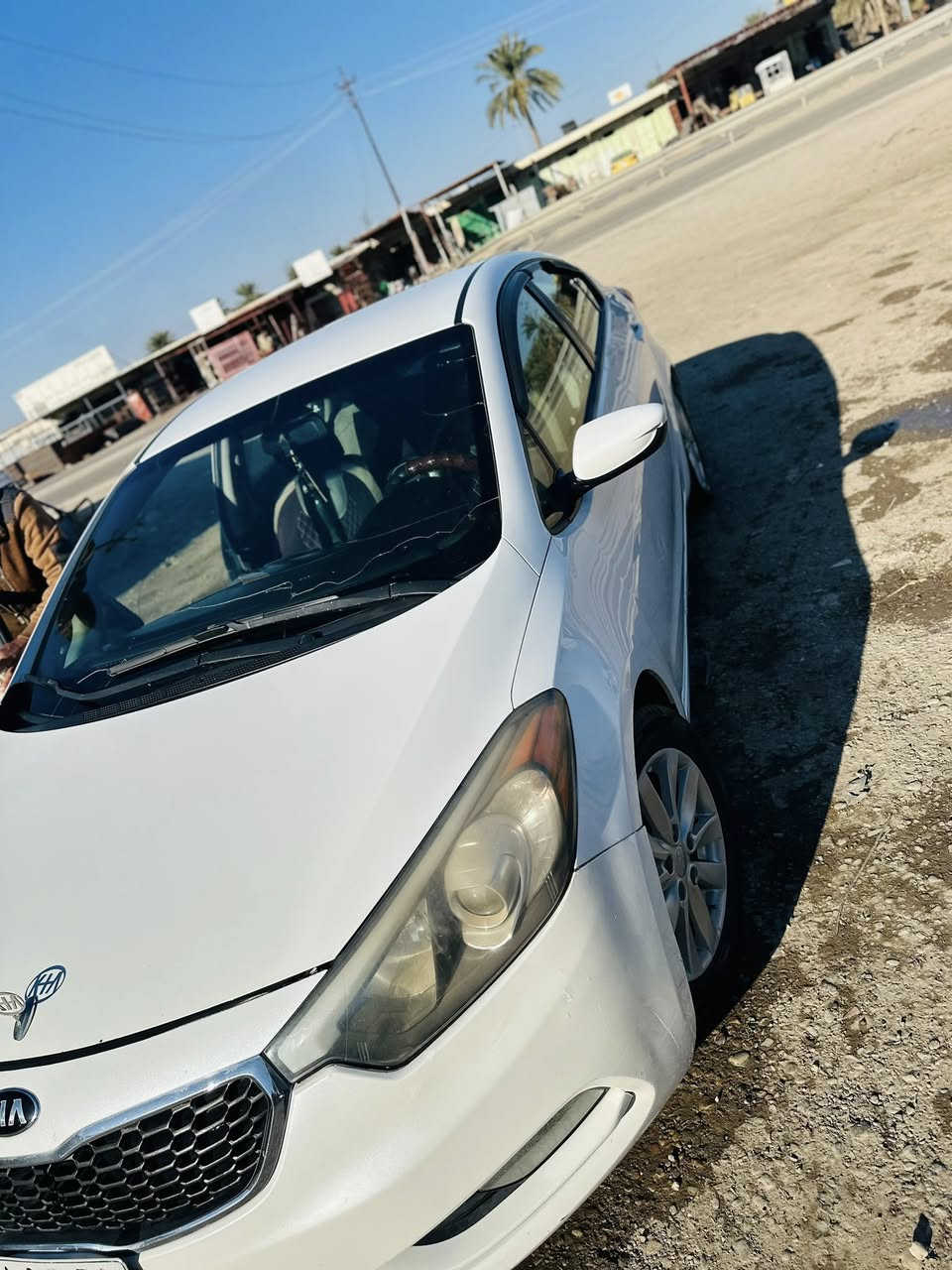 سلام عليكم
سيارتي فورتي 2016 لون ابيضّ رقم ديالى 
مكفوله كير محرق تبريد شواصي
داخلها نظيف 
تخم تاير جديد 
مابيها اي نقص
السعر120 وبيها مجال
رقم ***********
