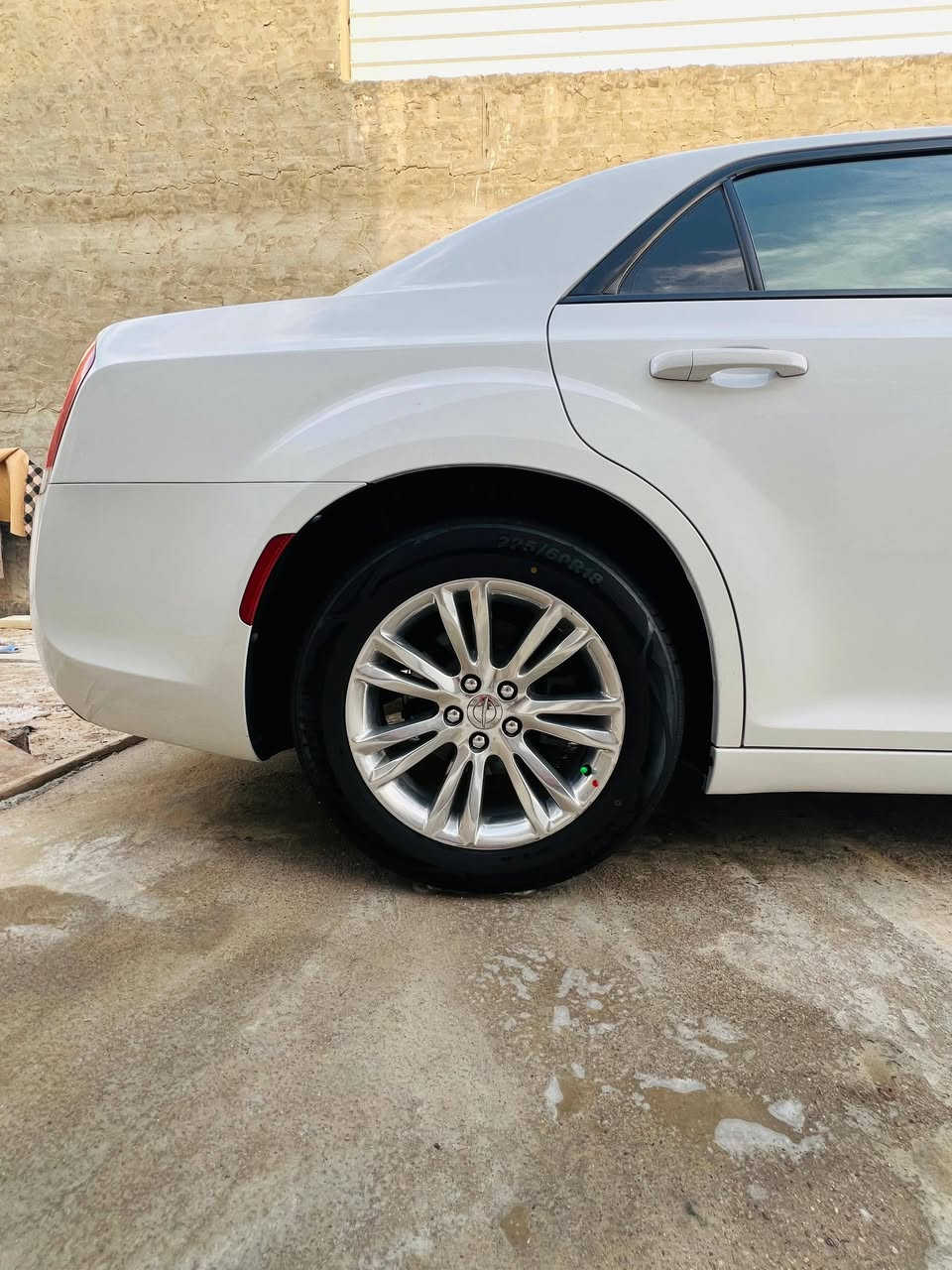 سلام عليكم...
اوباما موديل 2019 دخول جديد ضباط رقم نجف باسمي داخلة كفالة بالعراق صار بيها ضرر بصيط باالباب الخلفي مأشر عليه والبنيد يم اللايت هم بيه شوية بارد ماشية 102 الف حقيقي السيارة جاهزة على 24 حباية من كلشي وكل السيارة على بلاد امريكا ...
السعر 255 وبيها مجال استفسار....
*********** / *********** ....
مكاني ناصرية

